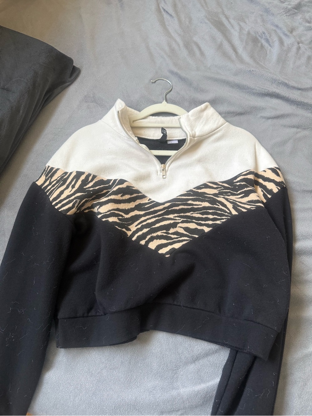 H&M Cream and Black Half-Zip Pullover